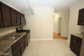 2858 N Clark St in Chicago, IL - Building Photo - Building Photo