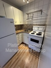 1001-1002 2 Ave NW in Calgary, AB - Building Photo - Building Photo