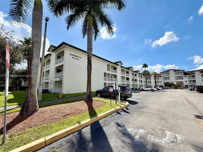 11201 NW 89th St in Doral, FL - Building Photo - Building Photo