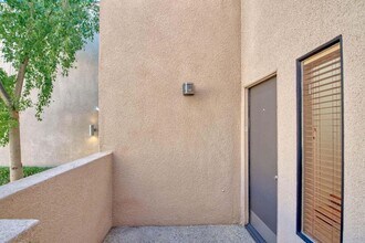 867 Village Square N in Palm Springs, CA - Building Photo - Building Photo