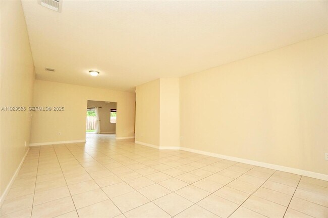 13424 SW 122nd Ave in Miami, FL - Building Photo - Building Photo