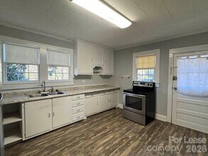 70 Crowell Dr NW in Concord, NC - Building Photo - Building Photo