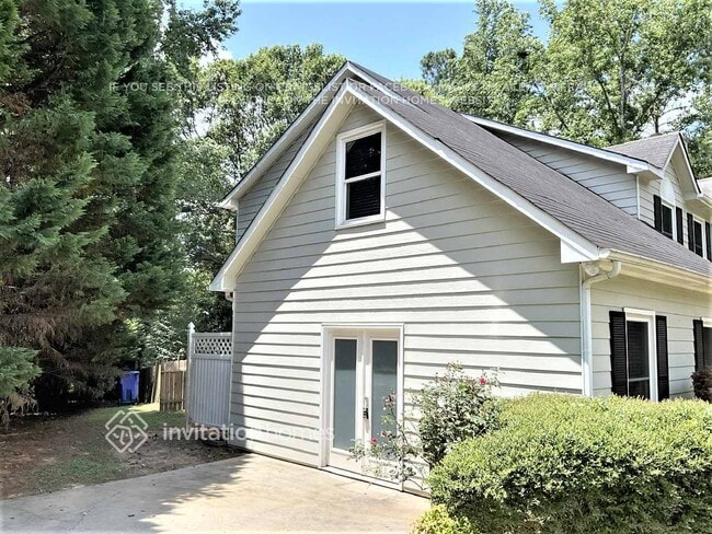 100 Pepperwood Dr in Peachtree City, GA - Building Photo - Building Photo