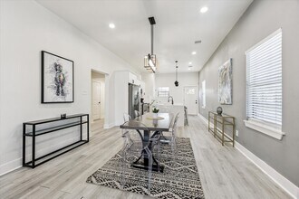 2302 Sumpter St in Houston, TX - Building Photo - Building Photo