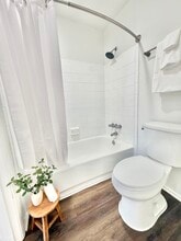 The Waypoint in Pensacola, FL - Building Photo - Building Photo