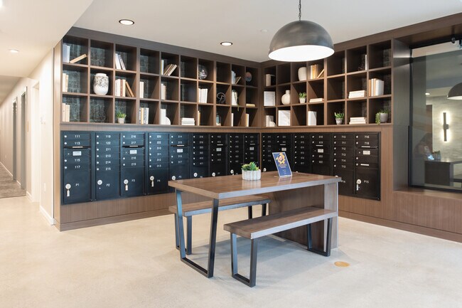 Metro Line Flats in Seattle, WA - Foto de edificio - Interior Photo