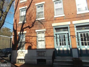 15 W Union St-Unit -4 in Burlington, NJ - Building Photo - Building Photo