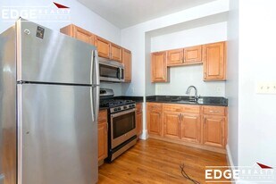 28 Mt Hope St, Unit 1 in Boston, MA - Building Photo