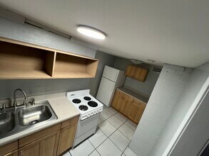 615 Hillcrest St, Unit B in Orlando, FL - Foto de edificio - Building Photo