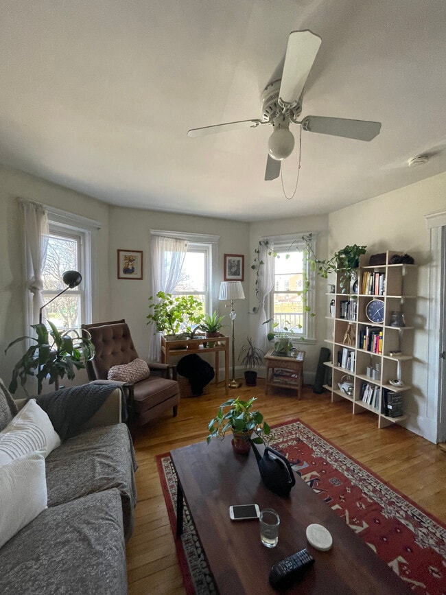 42 Lincoln Pky, Unit #2