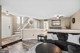 44 Burgundy Dr in Evesham, NJ - Building Photo - Building Photo