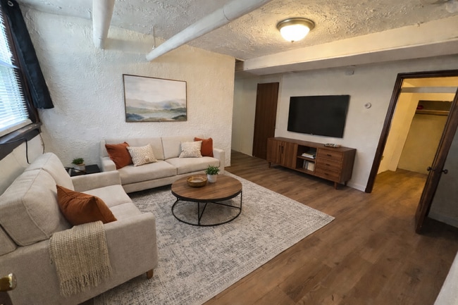 property at 411 Paunack Pl