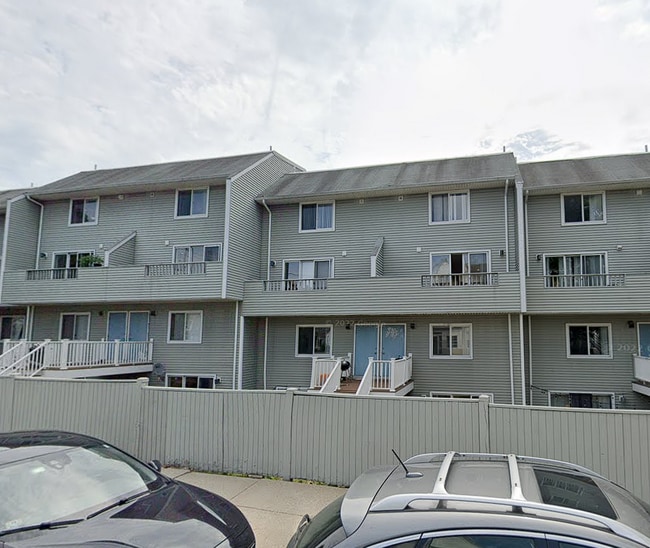 150 North Beacon St, Unit B3