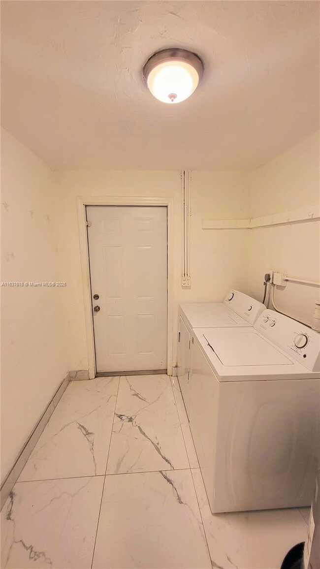 720 NE 5th St in Hallandale Beach, FL - Building Photo - Building Photo
