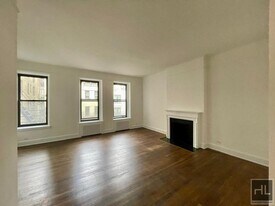 E 81st St in New York, NY - Building Photo