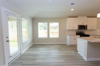 1463 Waggoner Rnch Trl in Conroe, TX - Foto de edificio - Building Photo