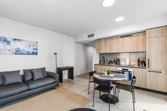 121 NE 5th St, Unit SI FL19-ID1505777P in Miami, FL - Building Photo - Building Photo