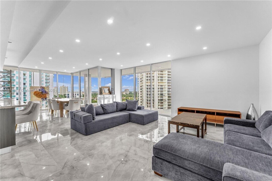 19355 Turnberry Way in Aventura, FL - Building Photo