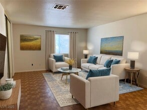 5615 Lago Ct in Las Vegas, NV - Building Photo - Building Photo