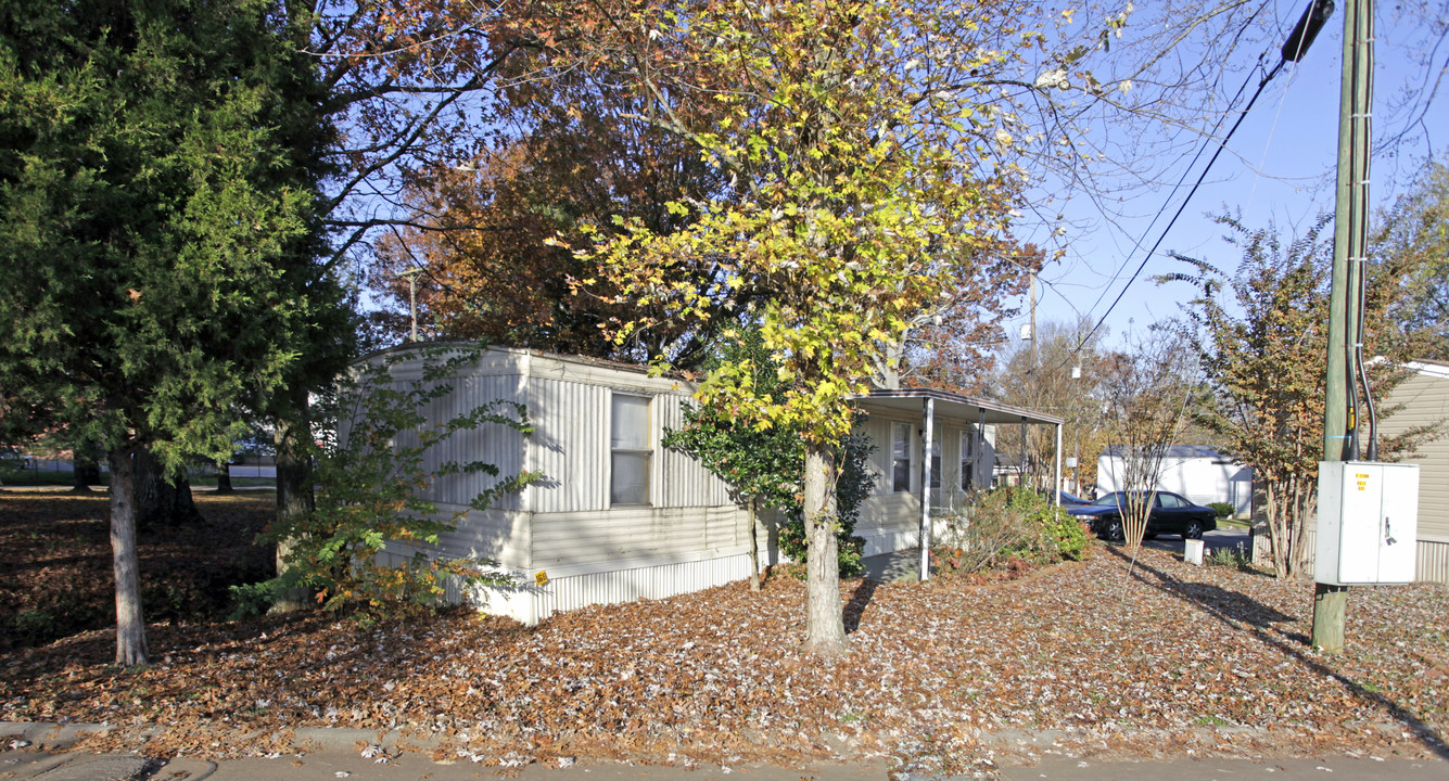 Woodland Meadows in Powell, TN - Foto de edificio