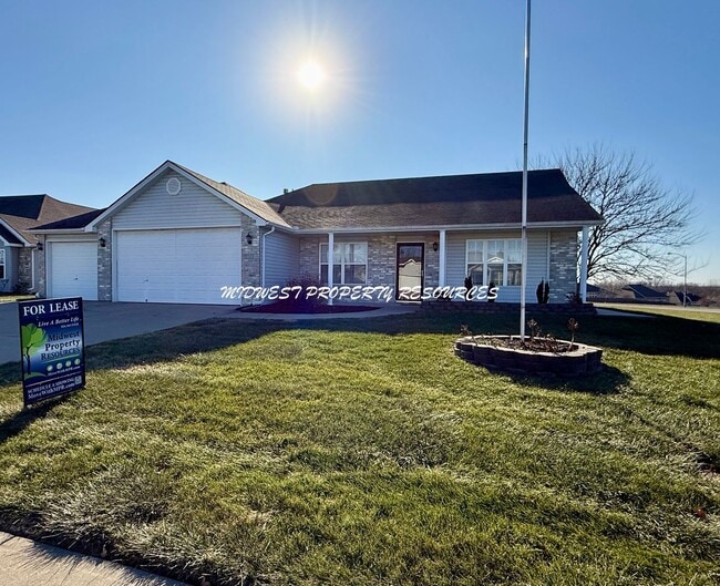 1109 Carlisle Dr in Raymore, MO - Building Photo - Building Photo