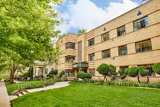 Park Aire Apartments in Denver, CO - Foto de edificio - Building Photo