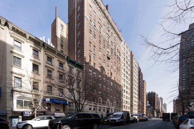 155 E 72nd St in New York, NY - Building Photo - Building Photo