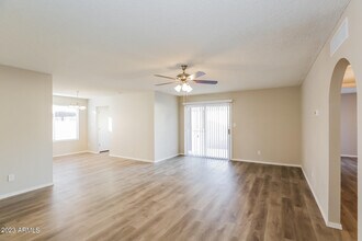 10634 S 44th St in Phoenix, AZ - Building Photo - Building Photo