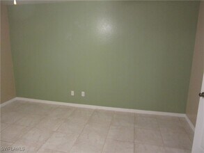 271 SW 4th St in Cape Coral, FL - Foto de edificio - Building Photo