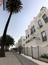 979 S Oxford Ave in Los Angeles, CA - Foto de edificio - Building Photo