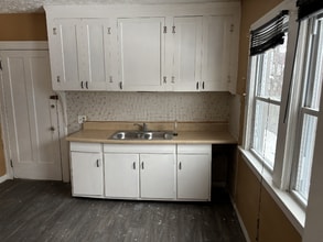 476 E 148th St in Cleveland, OH - Building Photo - Building Photo