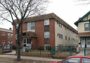 2725 Pleasant Ave S in Minneapolis, MN - Building Photo - Building Photo