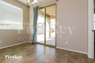 12202 W Rio Vista Ln in Avondale, AZ - Foto de edificio - Building Photo