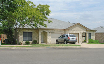 Buckingham Place in Austin, TX - Building Photo - Building Photo