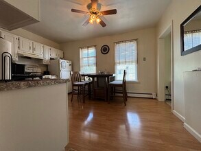 21 Betts Pl-Unit -2 in Norwalk, CT - Foto de edificio - Building Photo