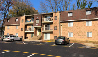 Holly Oak Manor Apartments