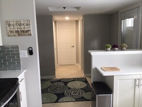 195 Peppermint Ln in Naples, FL - Building Photo - Building Photo