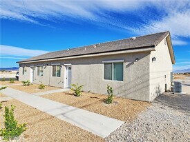 1111 Sixshooter Ave in Pahrump, NV - Building Photo