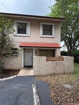 8905 NW 38th Dr in Coral Springs, FL - Building Photo