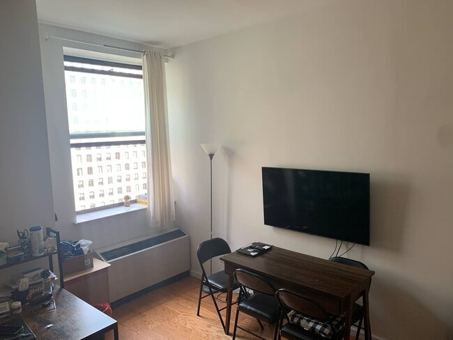 property at 20 West St