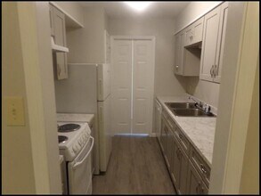 1807 Sanford Dr in Little Rock, AR - Building Photo - Building Photo