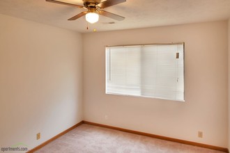 Grover Hill - Spring Park - Arbor Place in Omaha, NE - Building Photo - Interior Photo