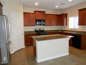 7868 Barntucket Ave in Las Vegas, NV - Building Photo - Building Photo