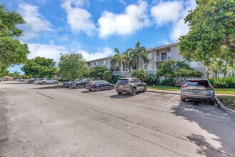 5055 Wiles Rd in Coconut Creek, FL - Building Photo - Building Photo