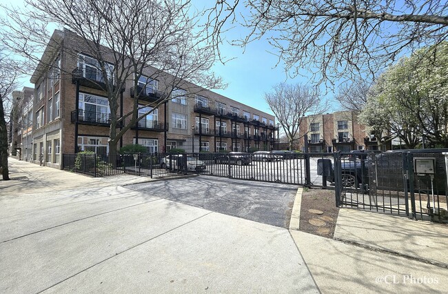 property at 1844 S Michigan Ave