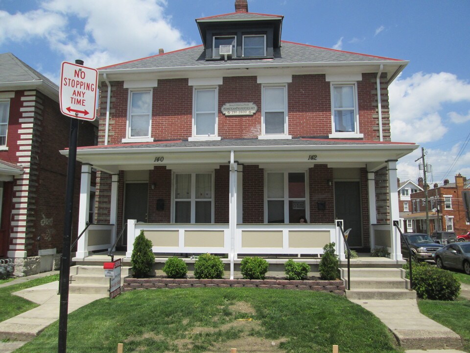 140-142 E 11th Ave in Columbus, OH - Building Photo