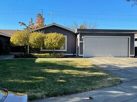 613A Fort Sumpter Dr in Modesto, CA - Building Photo