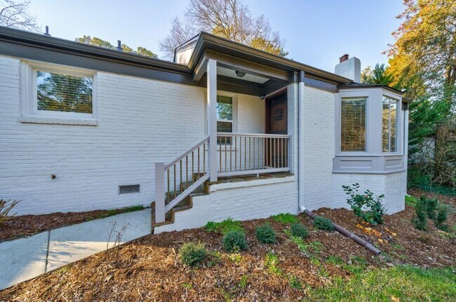 995 Lindbergh Drive NE in Atlanta, GA - Building Photo - Building Photo