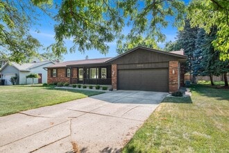 3033 Juneberry Ave SE in Grand Rapids, MI - Building Photo - Building Photo
