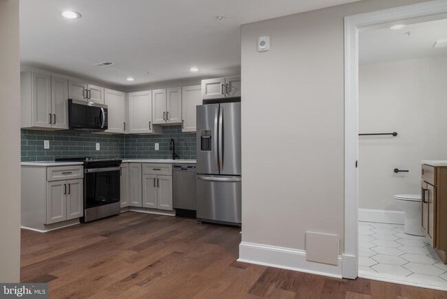 property at 1 E Montgomery St